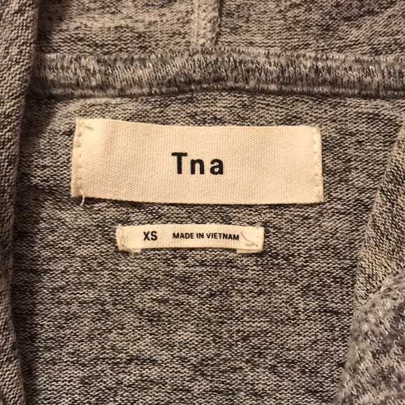 ARITIZIA - TNA hoodie - Picture 2 of 3
